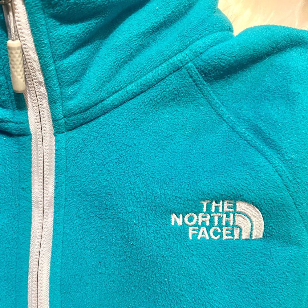 The North Face Women’s Aqua Fleece Zip-Up Jacket! Snuggly Soft!